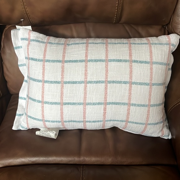 Spring/Easter accent pillow 14x20 - Picture 2 of 2